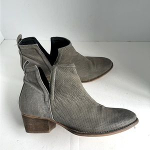 Diba True Stop By Leather Side Cutout Boots Olive Green Size 9